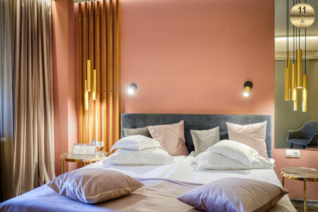 Postel nebo postele na pokoji v ubytování Hotel Szeifert