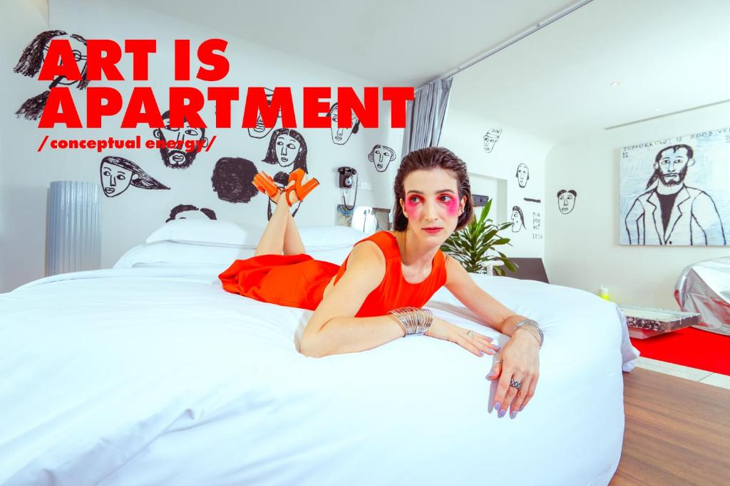 
Art is Apartment
