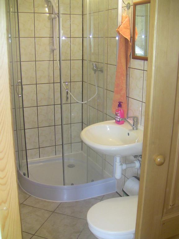Koupelna v ubytování Penzion Apartmány Bečov