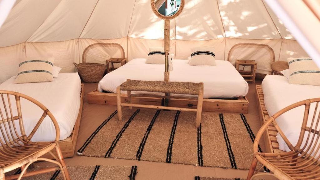 Cama o camas de una habitación en Tres Estrellas Camí de Sirga Mequinenza