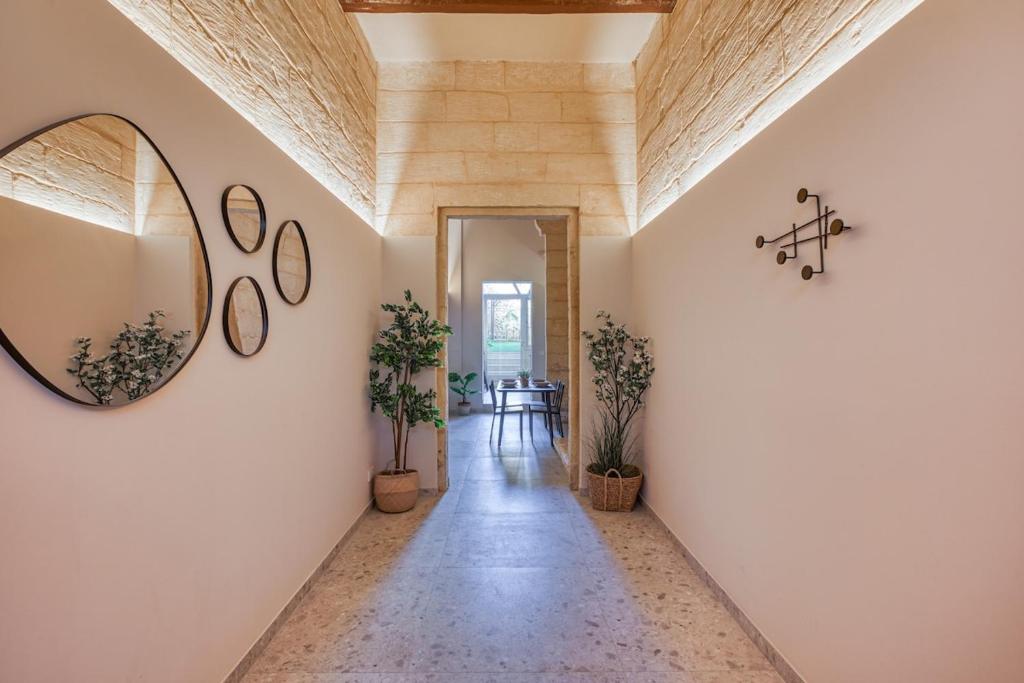Fotografie z fotogalerie ubytování Exclusive 2BR Sliema Townhouse with Garden v destinaci Sliema