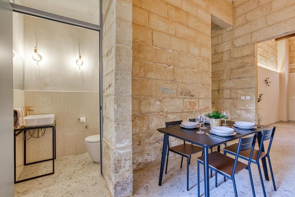 Fotografie z fotogalerie ubytování Exclusive 2BR Sliema Townhouse with Garden v destinaci Sliema