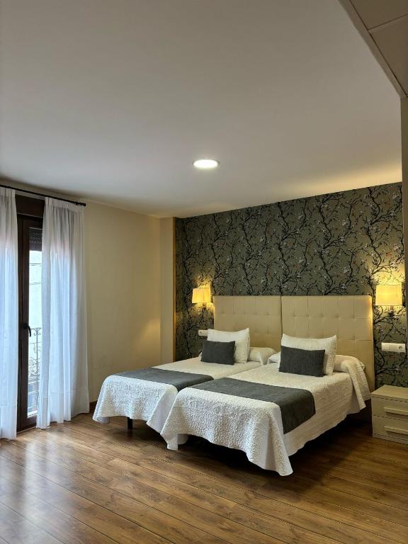 Hotel Molina Real - 9