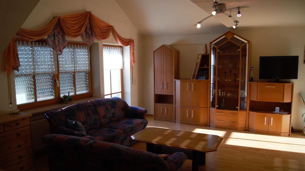 TV a/nebo společenská místnost v ubytování Haus Capri