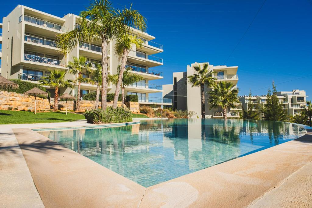Oasis Mar Pool View