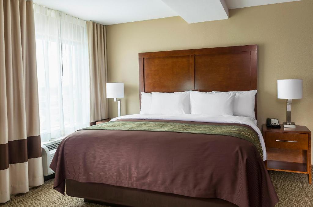 Comfort Inn & Suites West - Medical Center photo