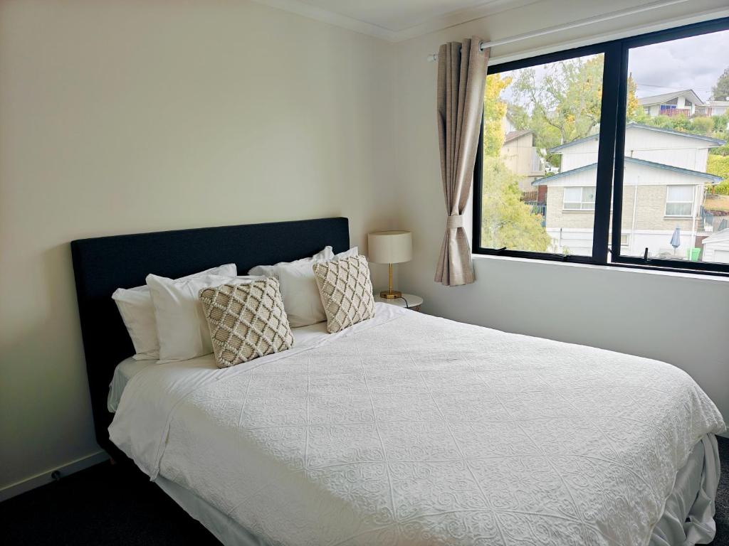 Cheerful Spanking New House with 3 Bds 2 and half Bath - Resim 7