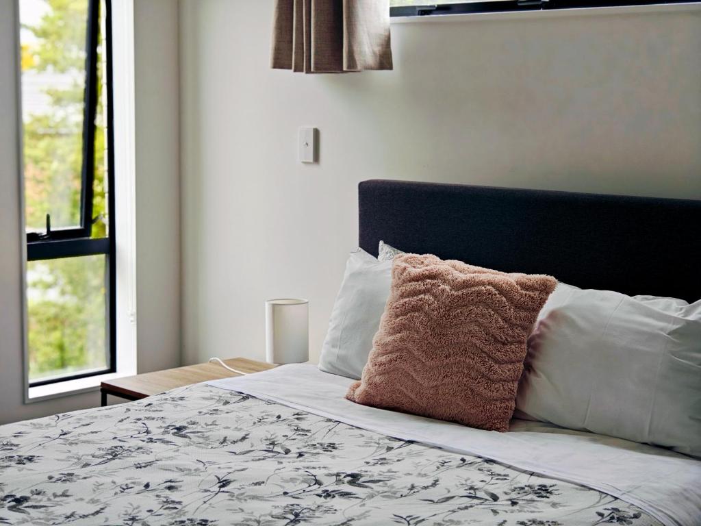 Cheerful Spanking New House with 3 Bds 2 and half Bath - Resim 17