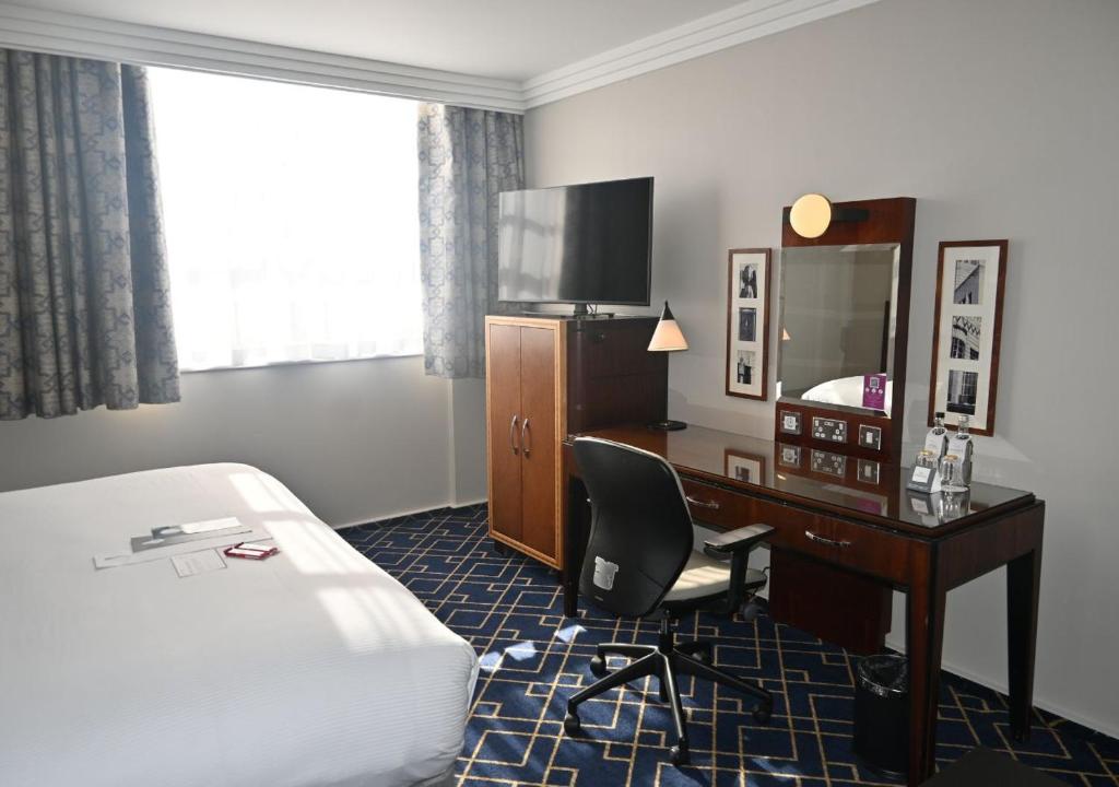 Crowne Plaza Liverpool - John Lennon Airport, an IHG Hotel - 