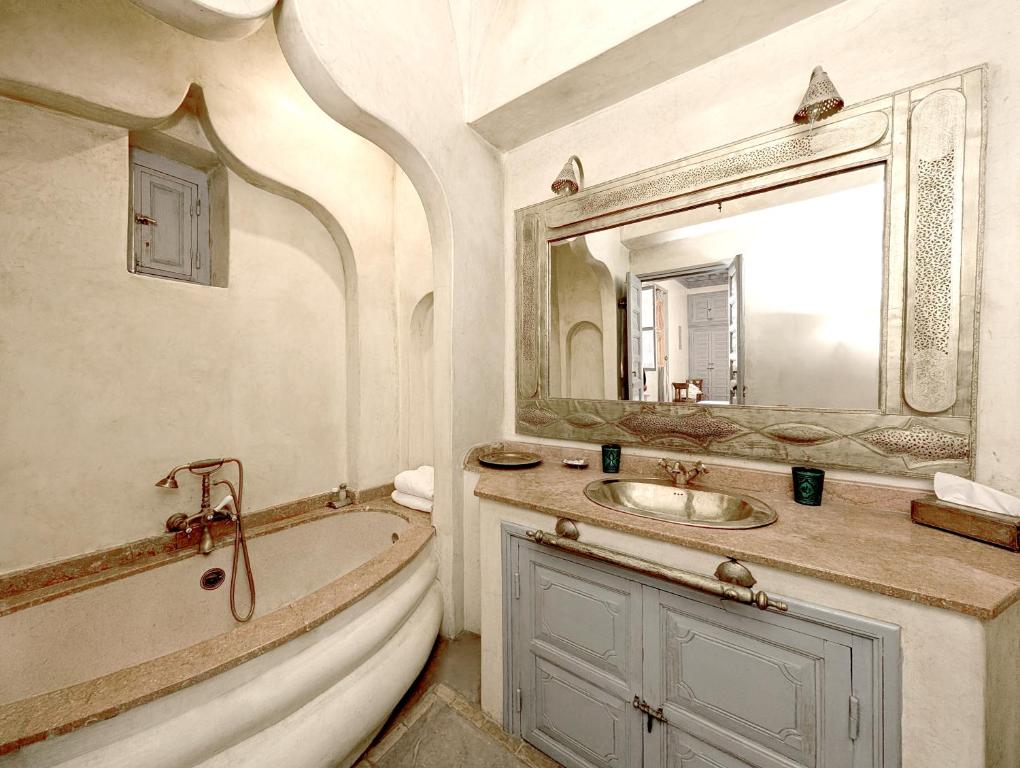 Koupelna v ubytování Riad Slitine & Spa