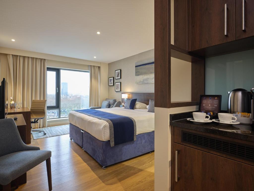 
Premium Studio, 1 King Bed
