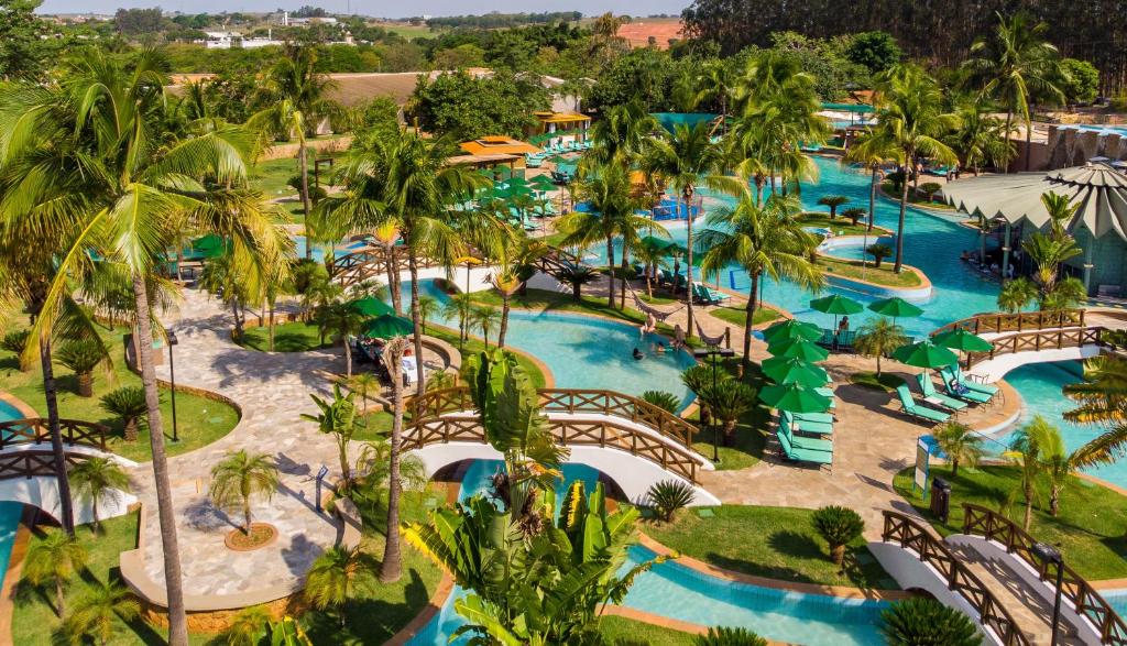 Bazén v ubytování Blue Tree Thermas de Lins Resort nebo v jeho okolí