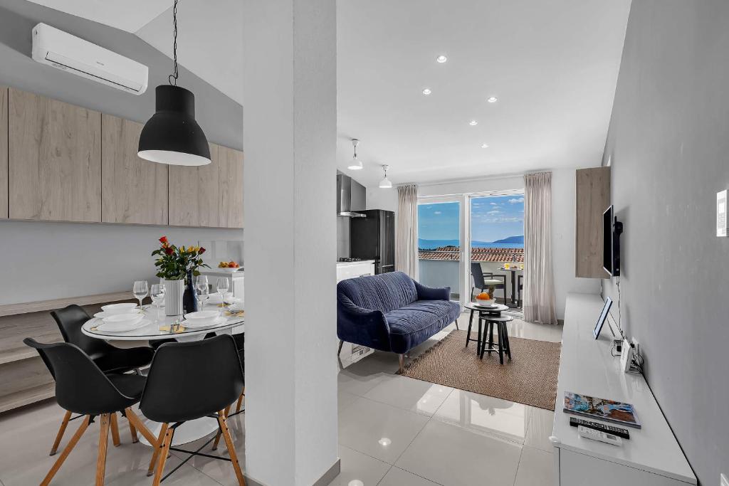 Kuchyň nebo kuchyňský kout v ubytování Blue Dream Apartment