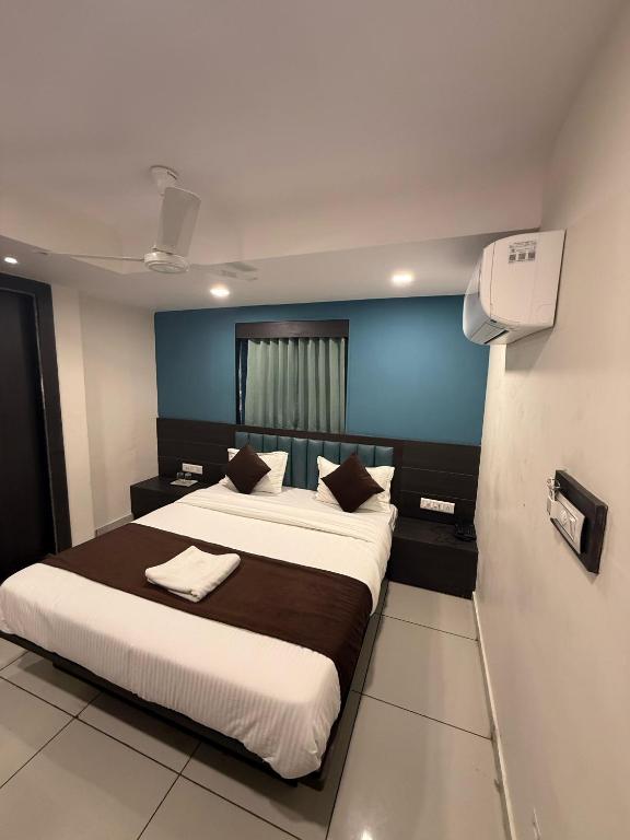 Postel nebo postele na pokoji v ubytování Hotel Sunview