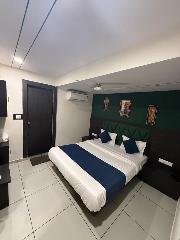 Postel nebo postele na pokoji v ubytování Hotel Sunview