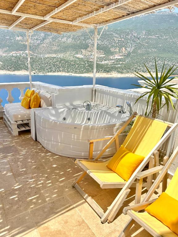 A balcony or terrace at Feraye Villas