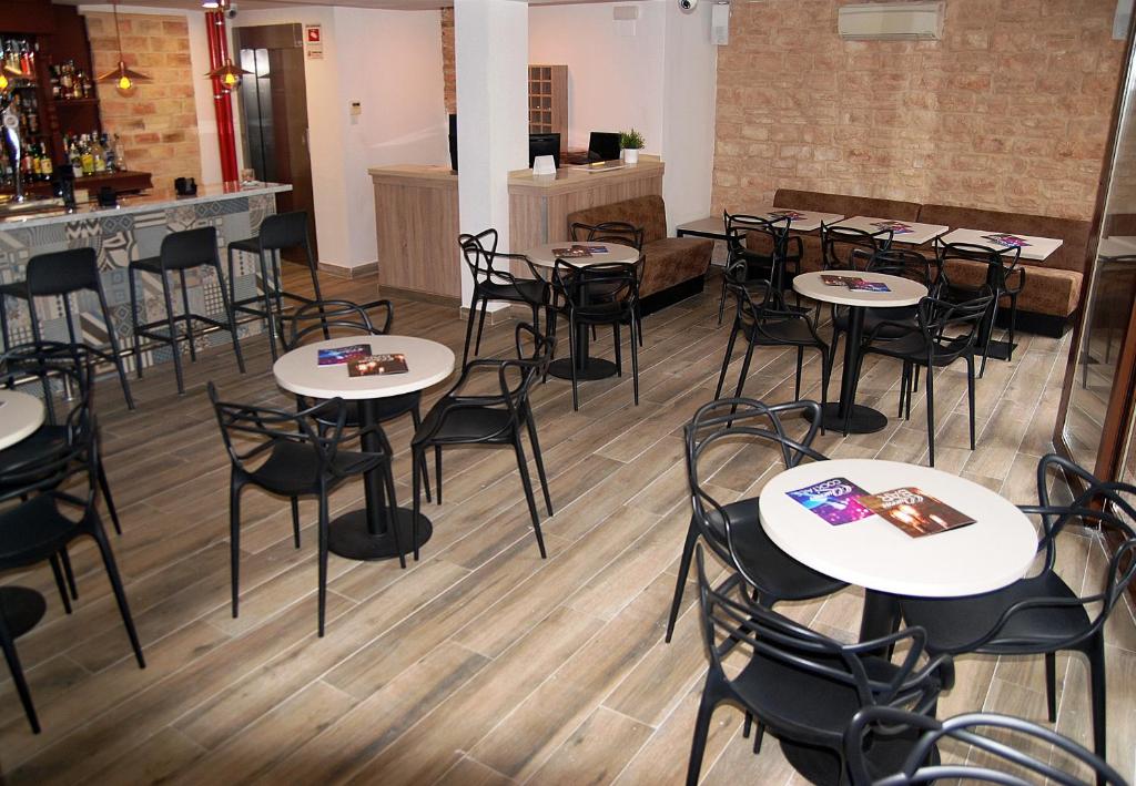 Hotel Queens - Adults Only - Resim 14