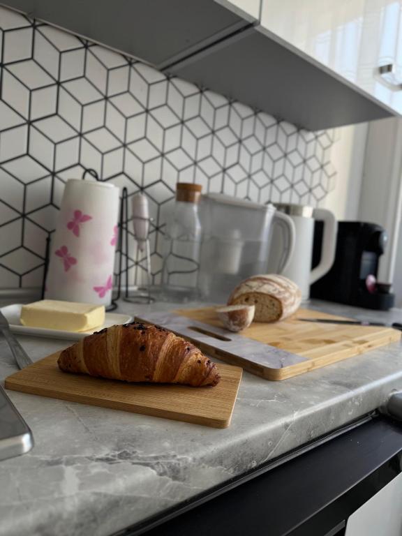 Kuchyňa alebo kuchynka v ubytovaní Apartament -Jak w domu- Czeladź 60m2 Centrum Katowic 10km