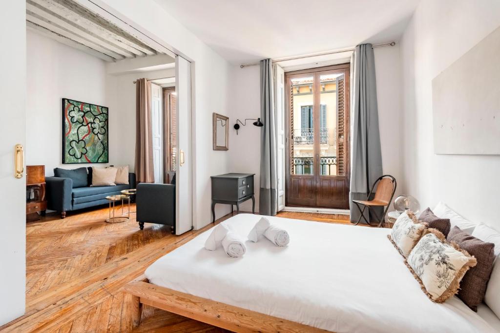 Charming Fuencarral I - One-Bedroom Apartment