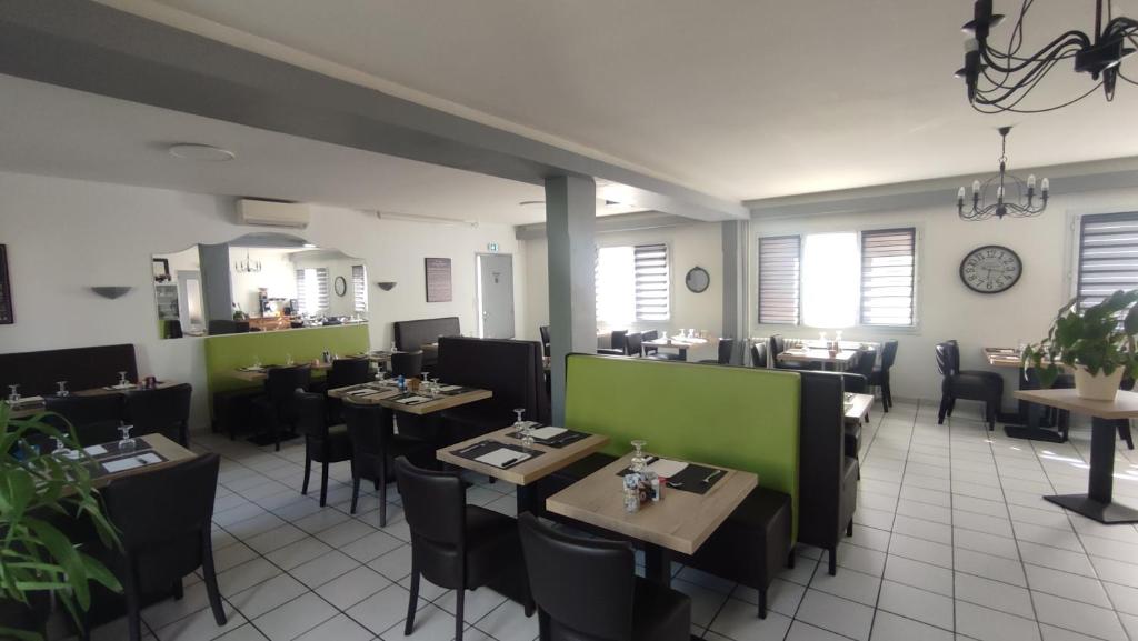 Restaurace v ubytování A L'Orée du Bois chez Doudou&Lolo