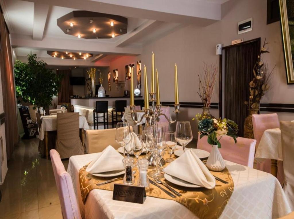 Restaurace v ubytování Hotel Garni Ideal