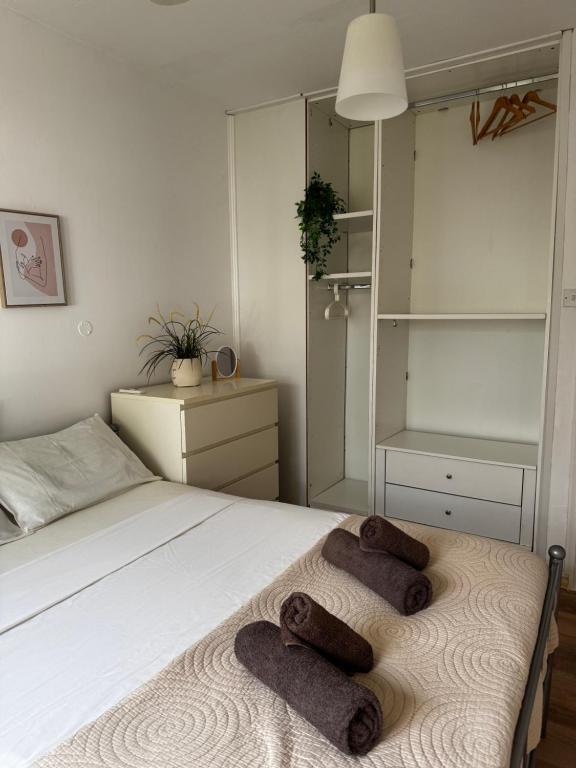 Postel nebo postele na pokoji v ubytování Theodoros Apt. 408
