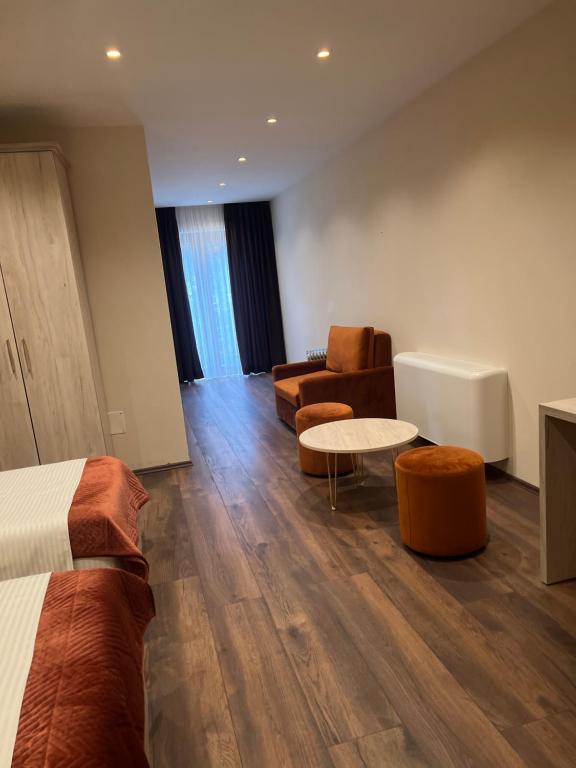 Posezení v ubytování Hotel Kulla e Arte