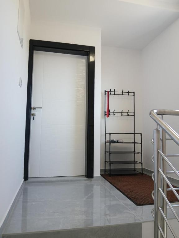 Palanda nebo palandy na pokoji v ubytování Apartman Eni