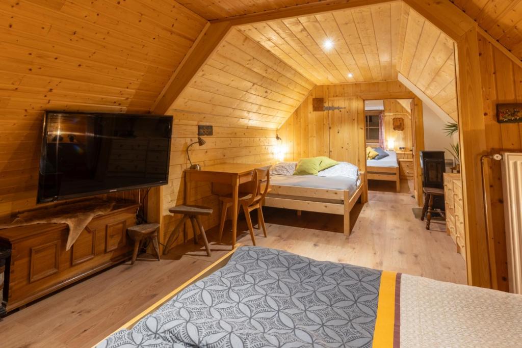 Postel nebo postele na pokoji v ubytování Chalet Vrsnik Hideaway