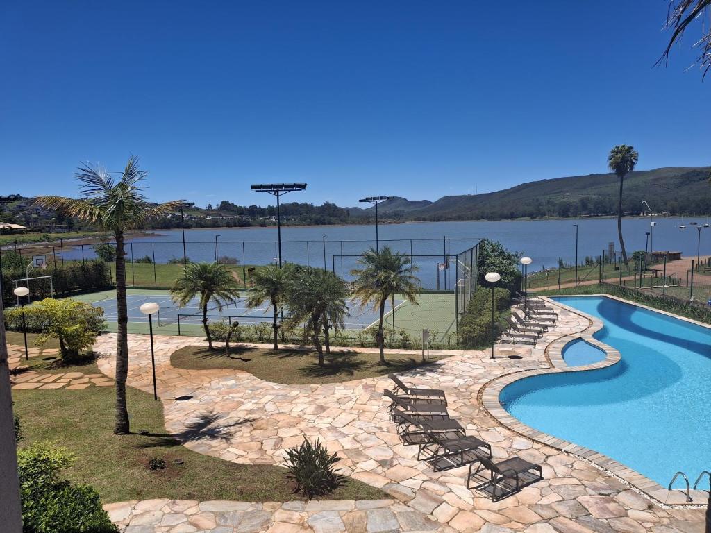 A piscina localizada em Transamerica Lagoa dos Ingleses ou nos arredores
