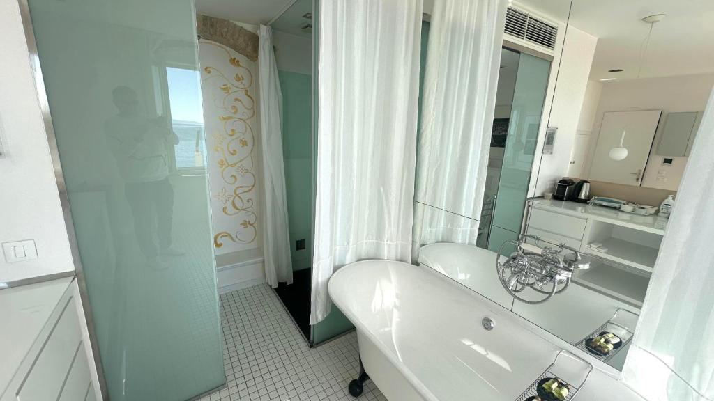 Bagno di Riva Luxury Suites