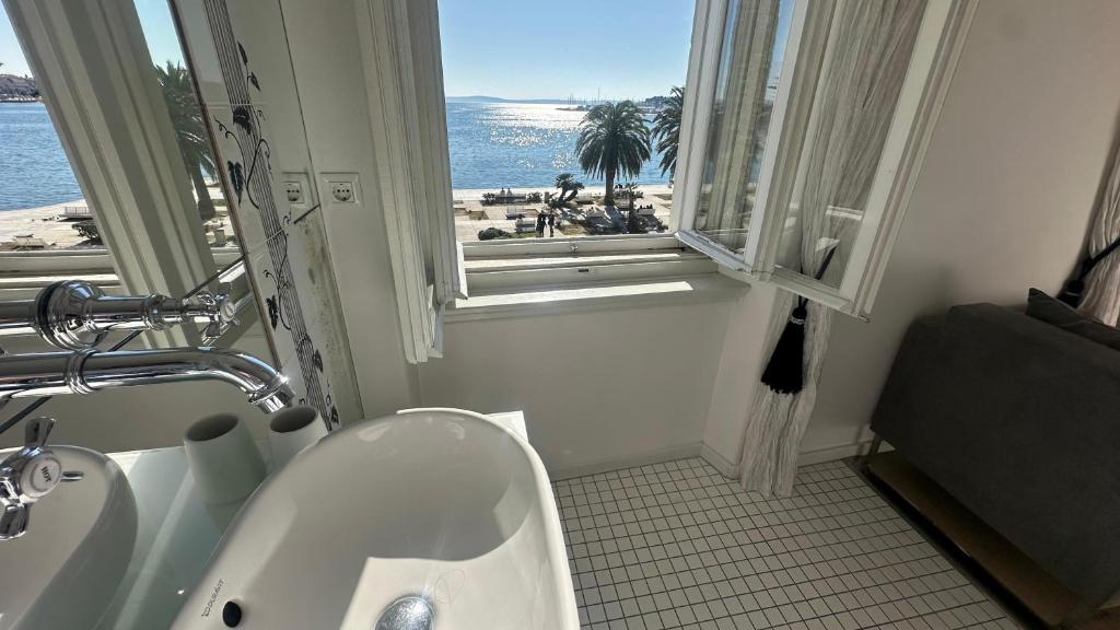 Bagno di Riva Luxury Suites