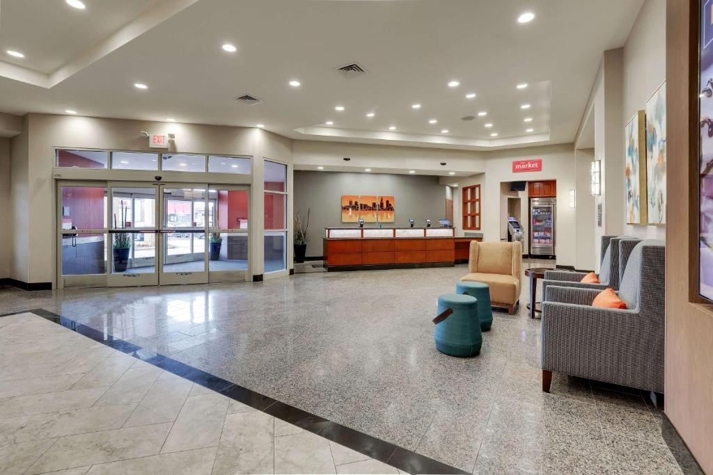 Drury Inn & Suites Charlotte Arrowood photo