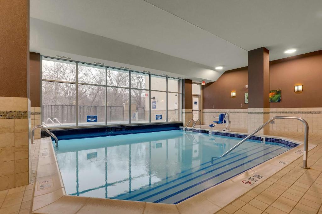 Drury Inn & Suites Charlotte Arrowood photo