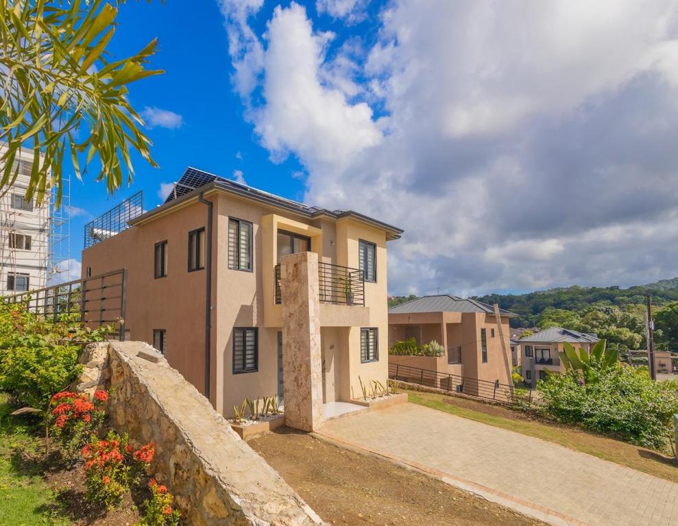Curated visual reference: Fresh Look at Modern Spacious 3Br Hill View Retreat Central 24Hr Security