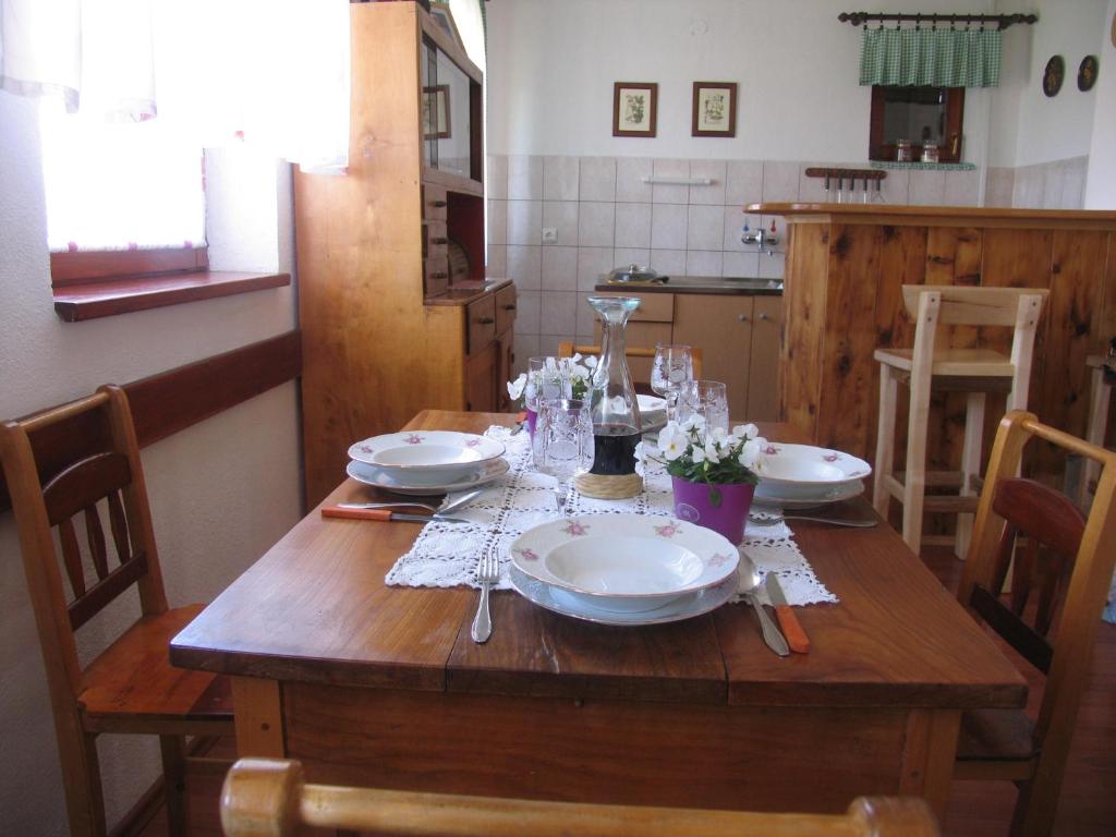 Fotografia z galérie ubytovania Bakina kućica - Grandma's cottage v destinácii Gospič