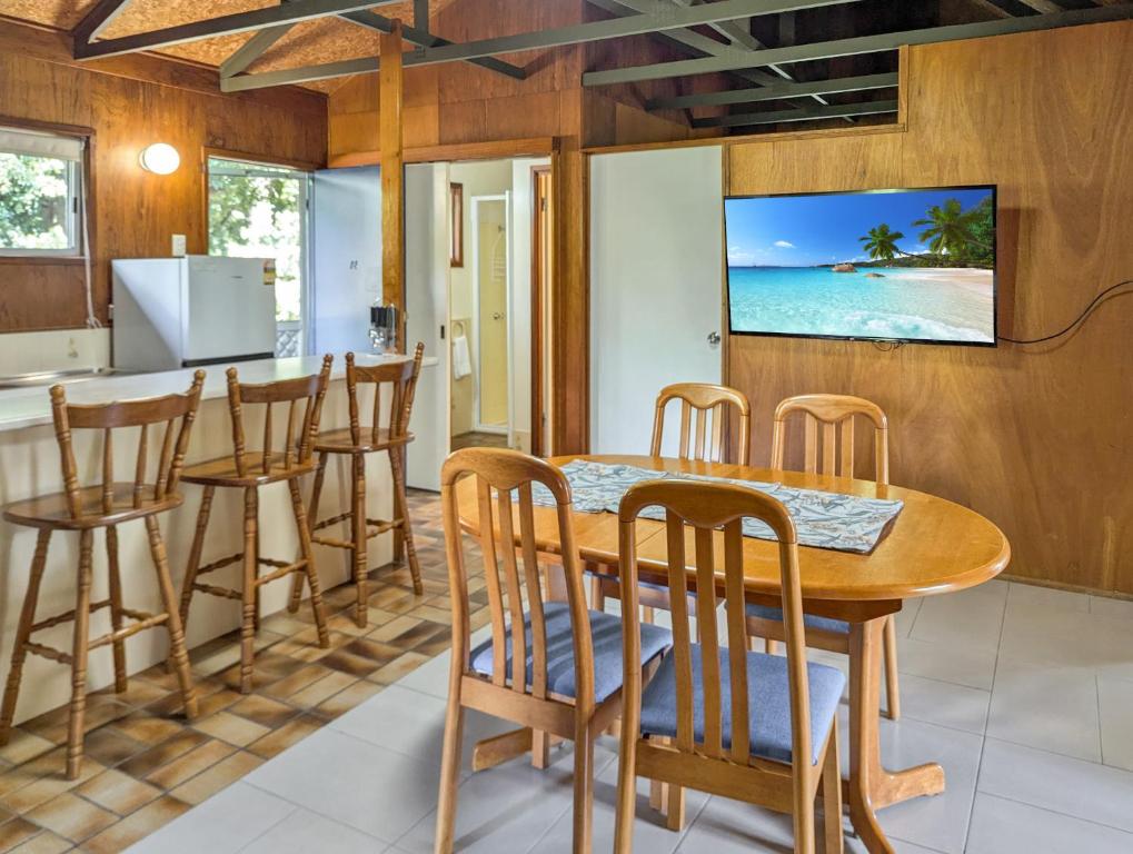 TV o dispositivi per l'intrattenimento presso Gumnut Glen Cabins