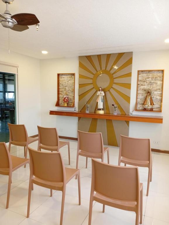 Posezení v ubytování Surigao Royal Regency Suites