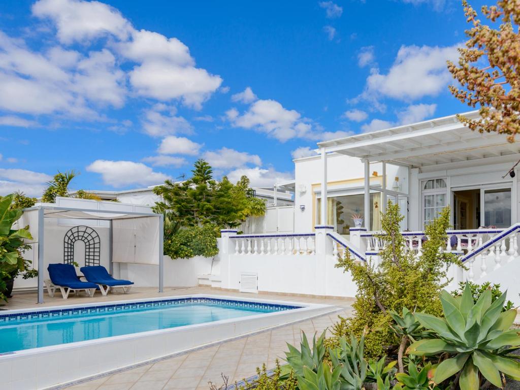 The swimming pool at or close to Villa Fortuna