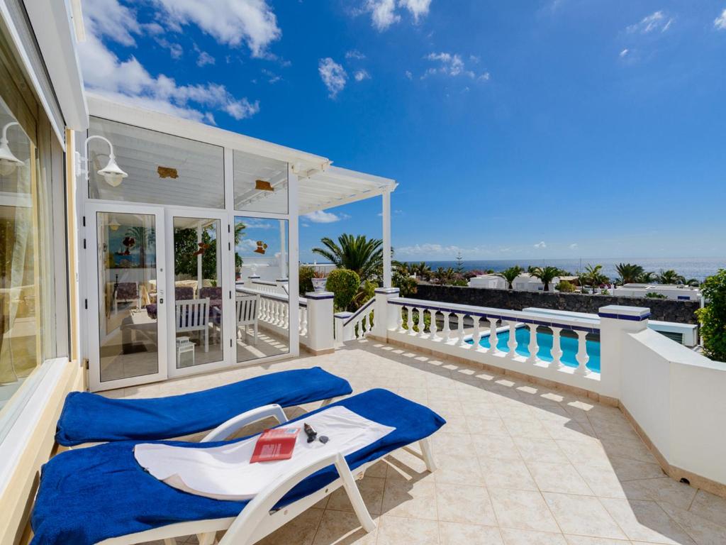 The swimming pool at or close to Villa Fortuna