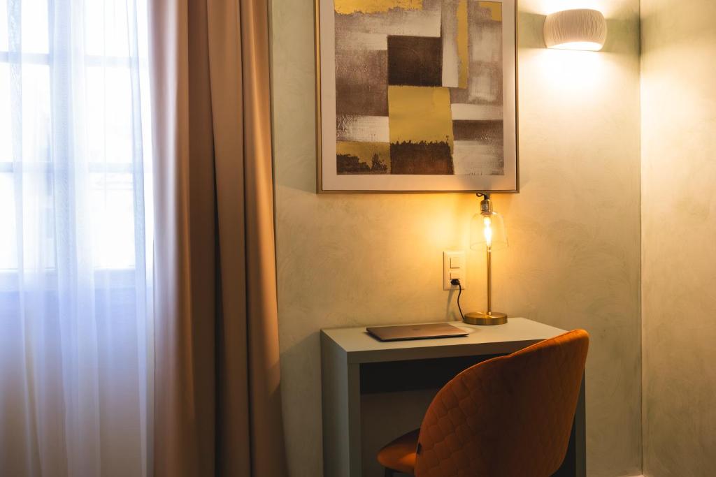 Palazzo Canetti Locarno - Piazza Grande - Suites & Rooms - Easy Self Check-In - Resim 33