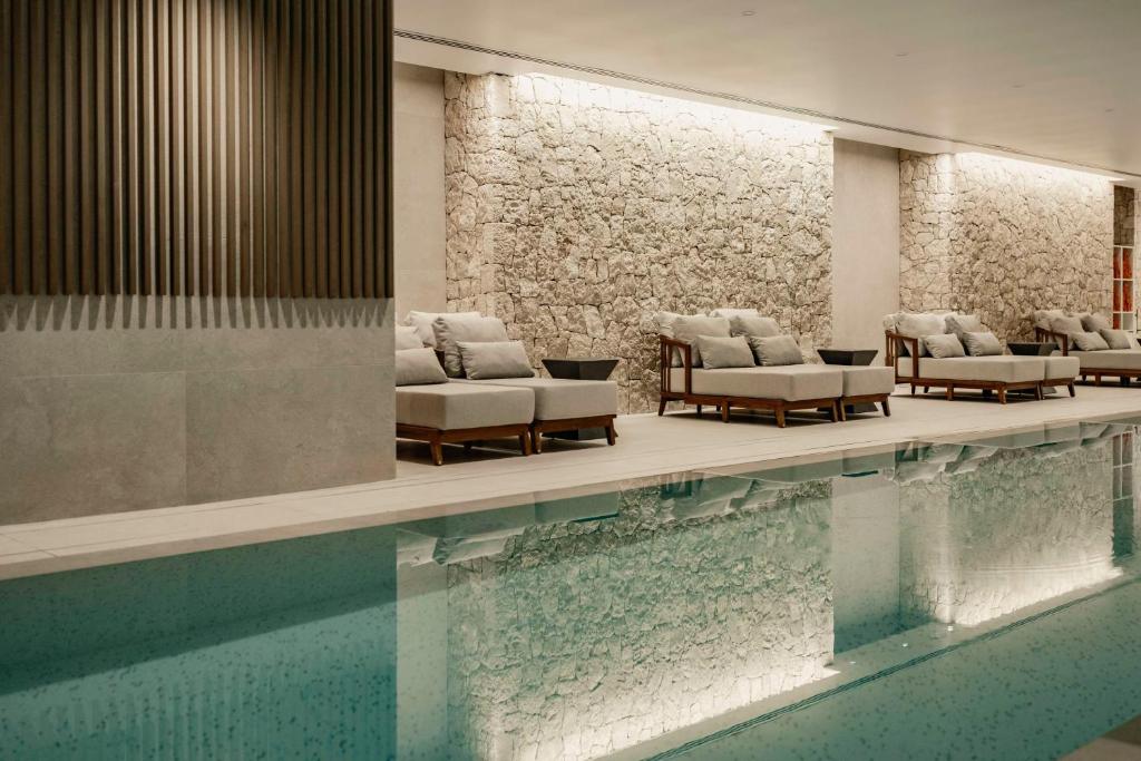 Bazén v ubytování Hyatt Centric Malta nebo v jeho okolí