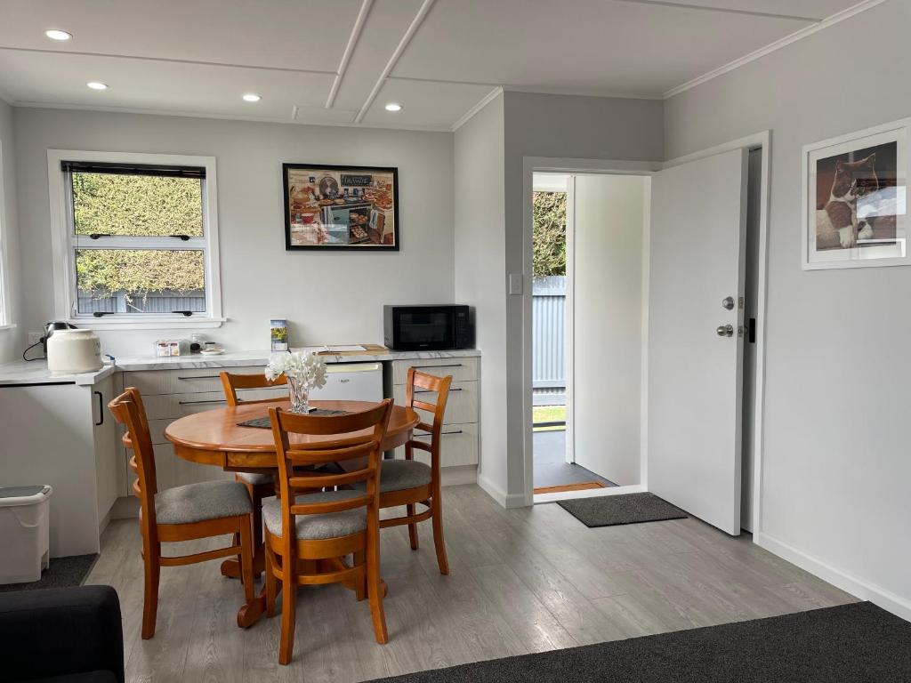 The Rest Home - Resim 4