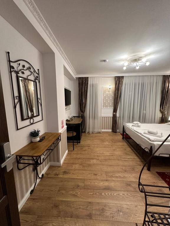 Hotel Boutique Cathedral Plaza Residences room for rent downtown - Resim 30