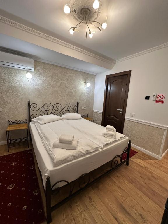 Hotel Boutique Cathedral Plaza Residences room for rent downtown - Resim 16