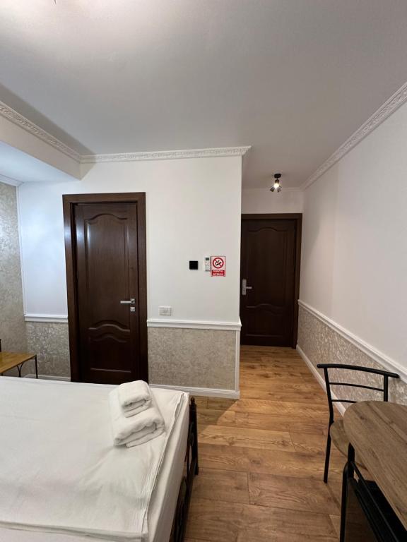 Hotel Boutique Cathedral Plaza Residences room for rent downtown - Resim 14