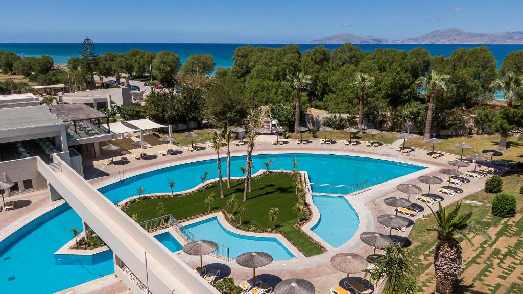 Bazén v ubytování Akti Coast Club nebo v jeho okolí