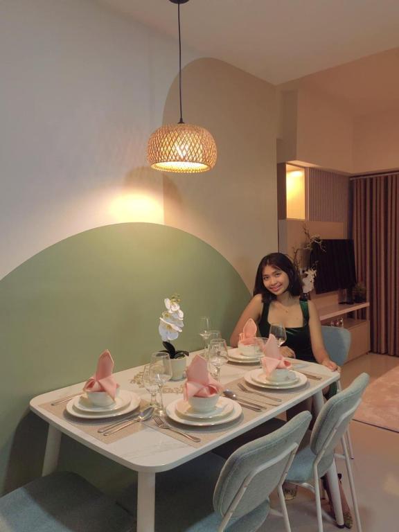 Posezení v ubytování S&R Staycation Davao - Spacious 1Bedroom & Fully Equipped Unit Beside Abreeza Mall