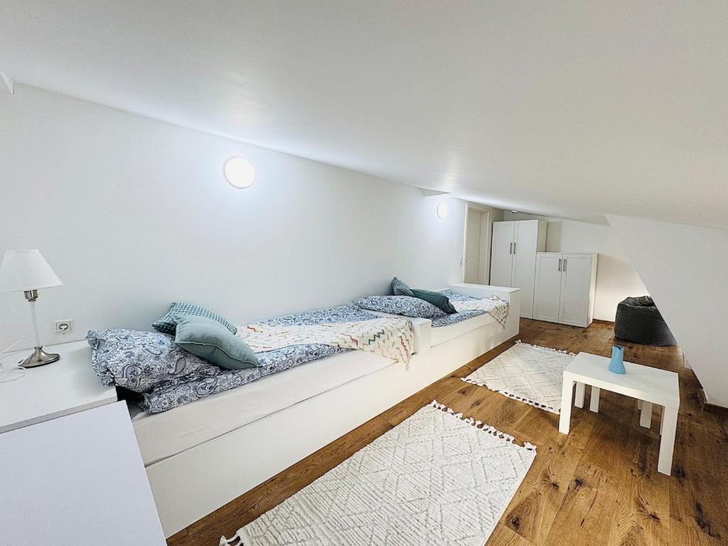Modern Holiday Apartment in Anklam - Next to City Center - Appartement 2 Chambres