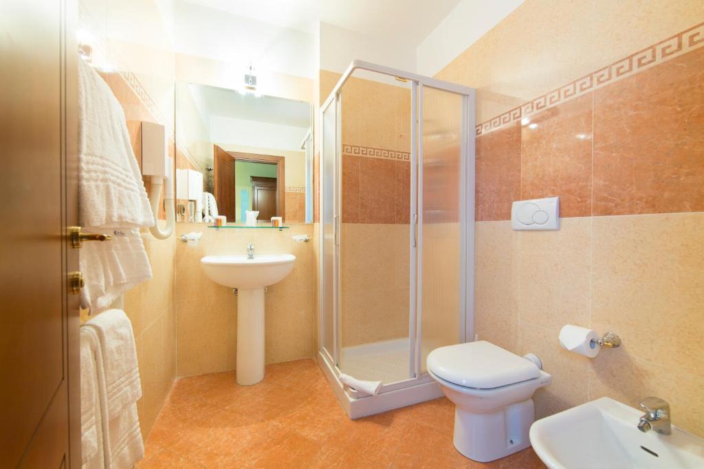 Koupelna v ubytování Hotel Londra